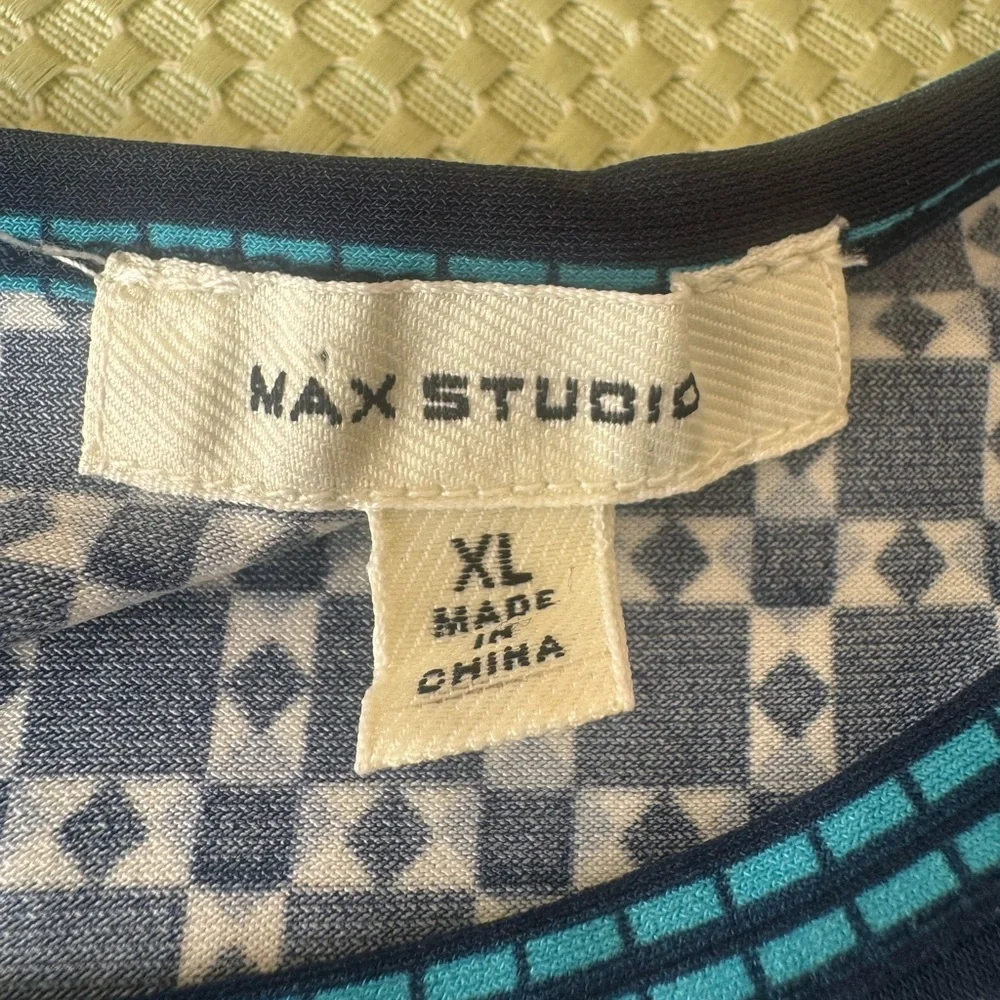 Max Studio elegant sleeveless